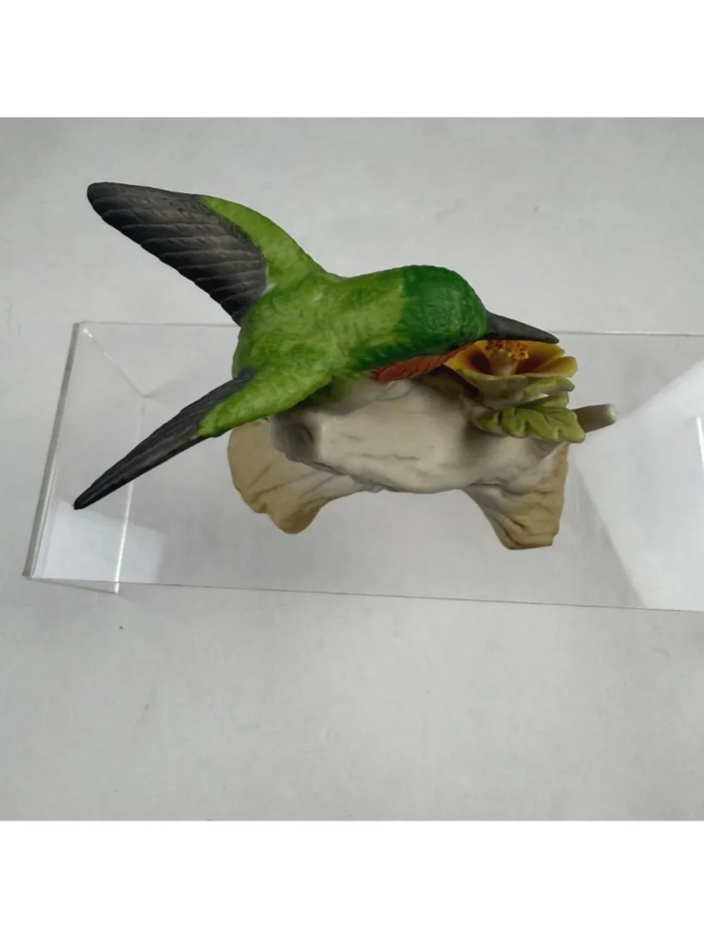 Lefton KW1112 Ruby Throated Hummingbird Figurine